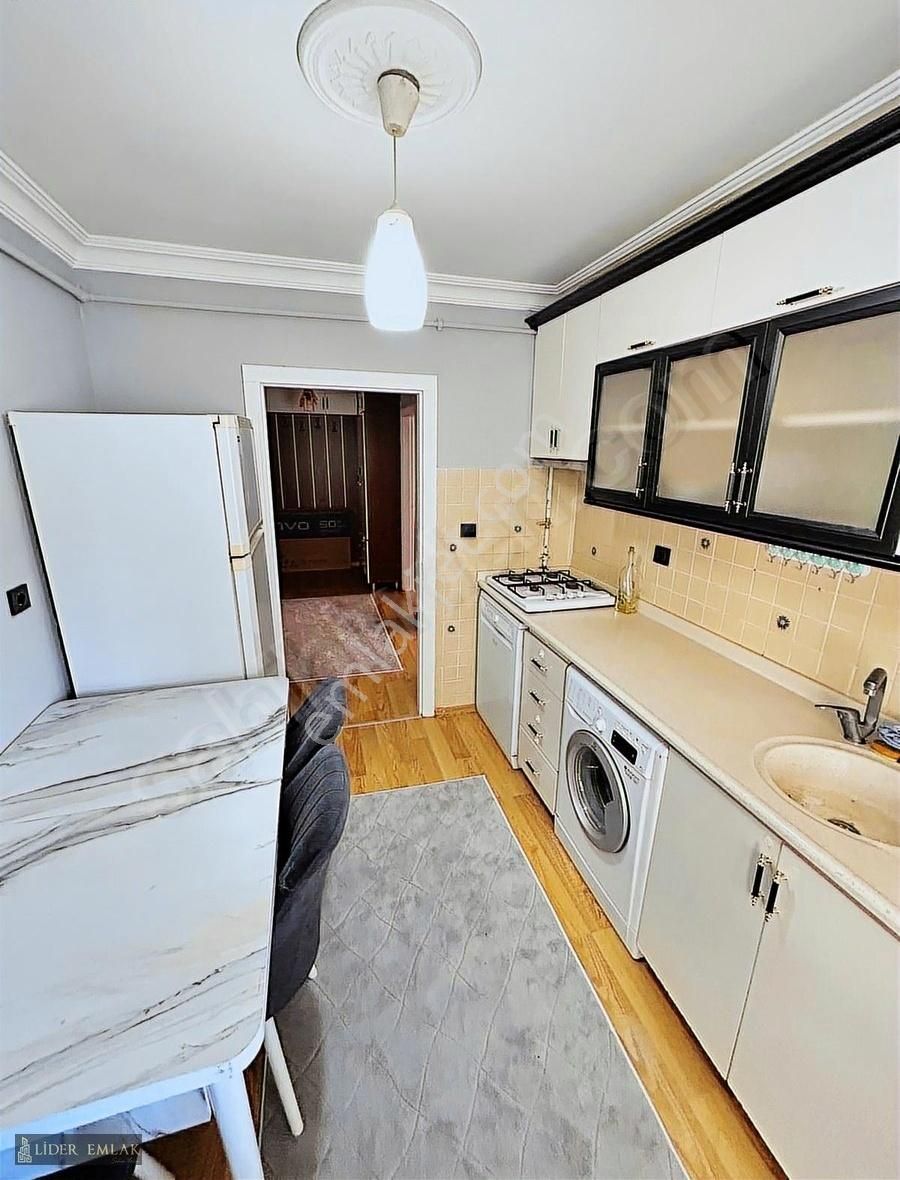 Lider Emlak'tan Güneşevler Merkezde Eşyalı Kiralık 3+1 Daire