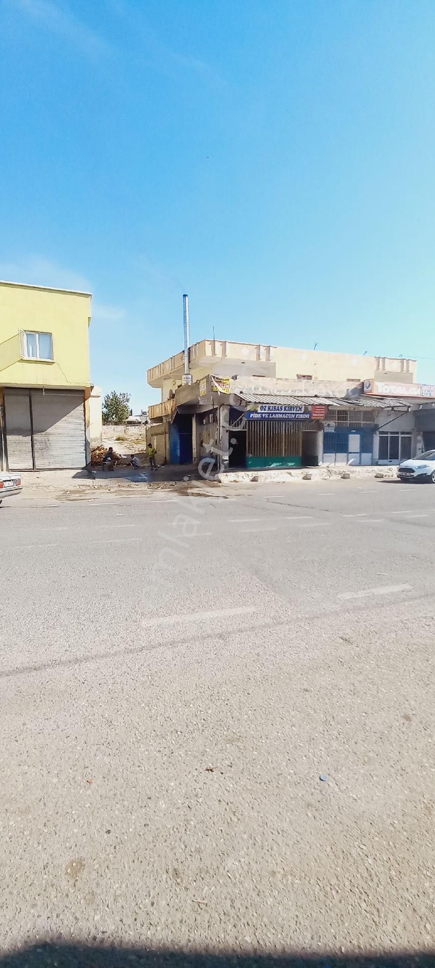 Satılık Komple İşyeri Ve 2 Katlı Daire Kısasda Ana Caddede