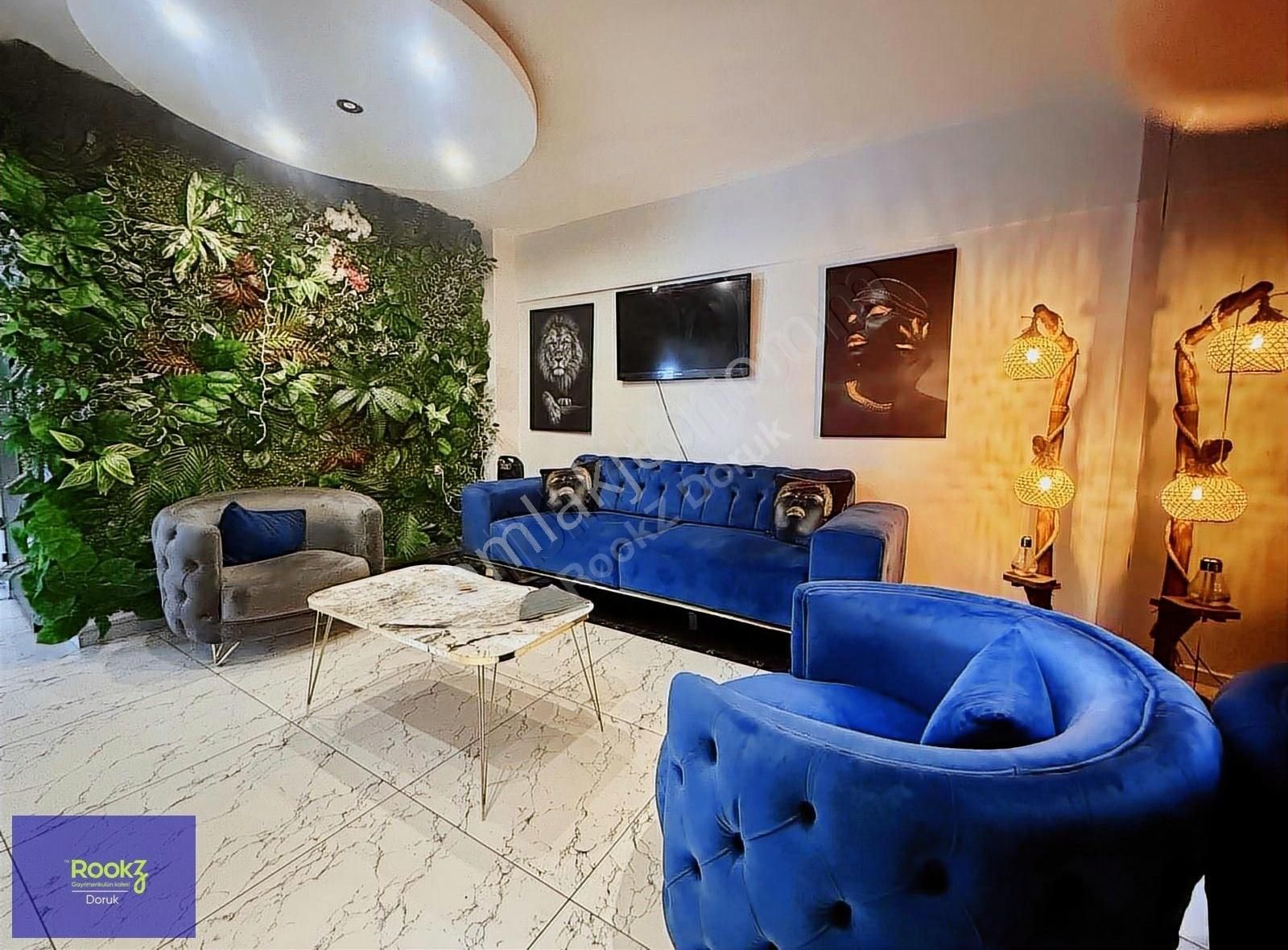 Rookz Doruk Pendiğin 'en Hareketli Caddesi' Devren Beauty Center