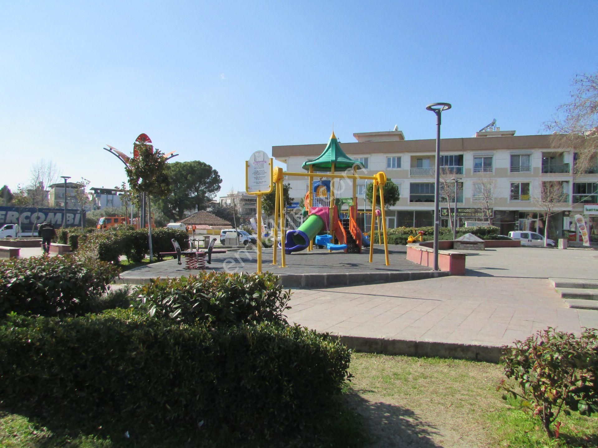 İnönü Mahallesinde Havuzlu Parkın Orada Ara Kat 2+1 Ve 98 M2 Satılık - Görsel 2