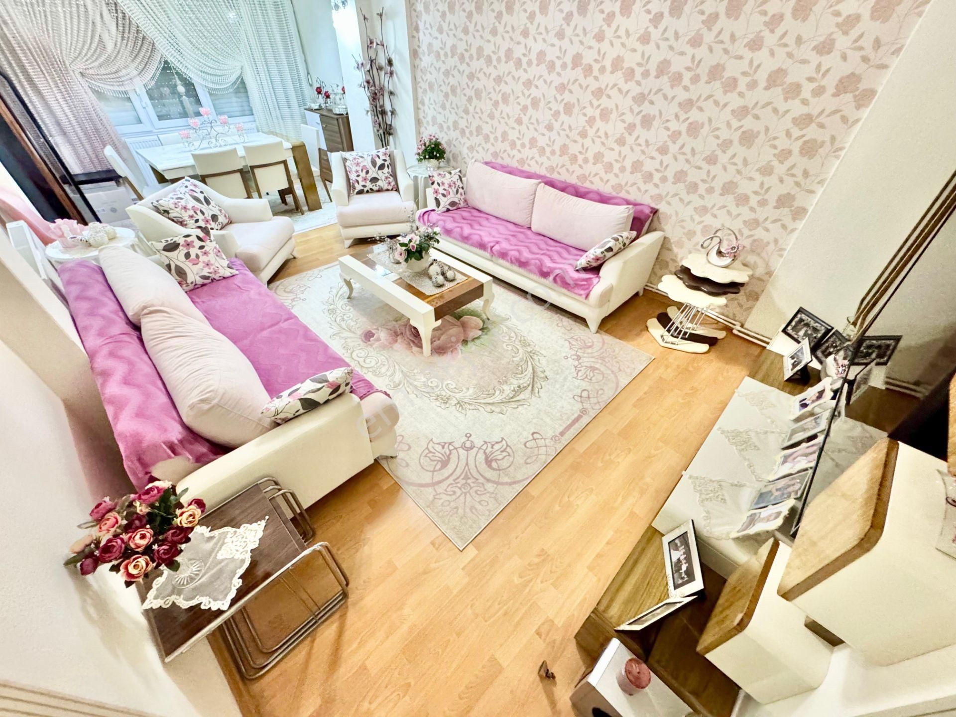 Tunaboylu'dan İkizçay'da Ayrı Mutfaklı Geniş Balkonlu 2+1 Daire