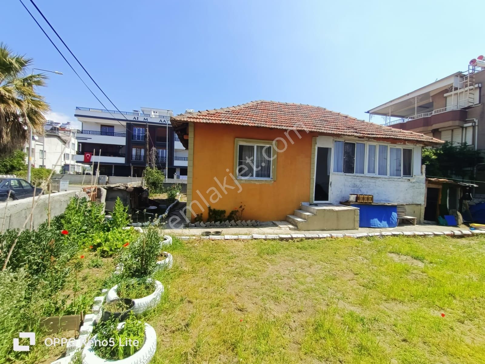 Buse Emlaktan Edremit Altınkumda Denize Sıfır Müstakil Eşyalı Kiralık Ev