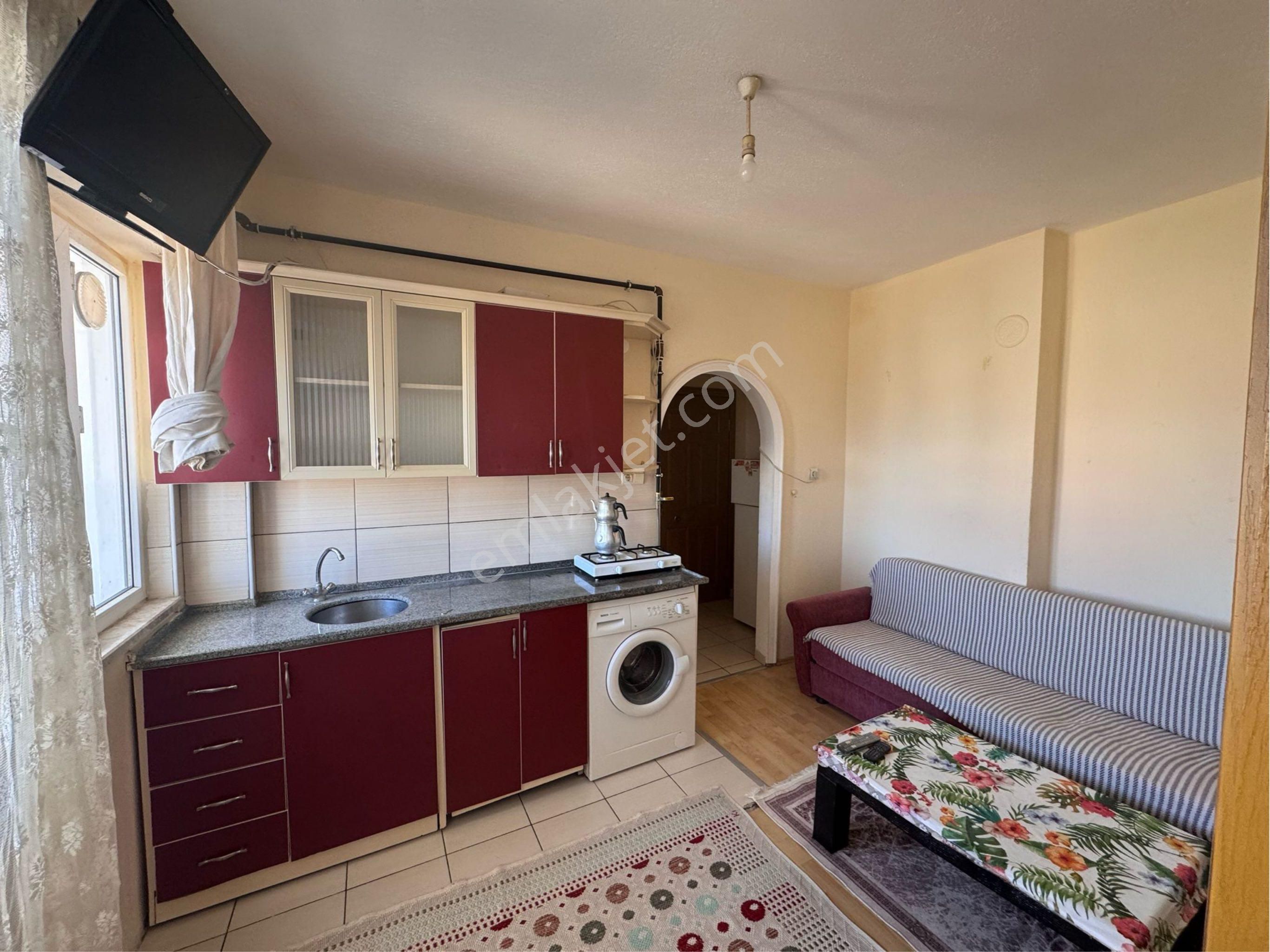 Çünür Mahallesinde Ara Kat Balkonlu 2+1 Satılık Apart