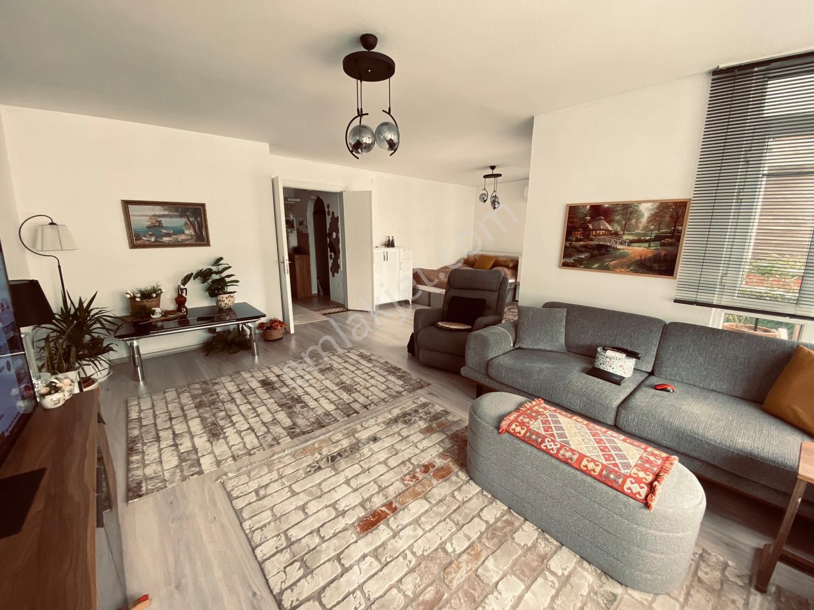 İnönü Cad.üstü 3+1 Full Tadilatlı Emsalsiz Arakat Ferah Aydınlık Satılık Daire