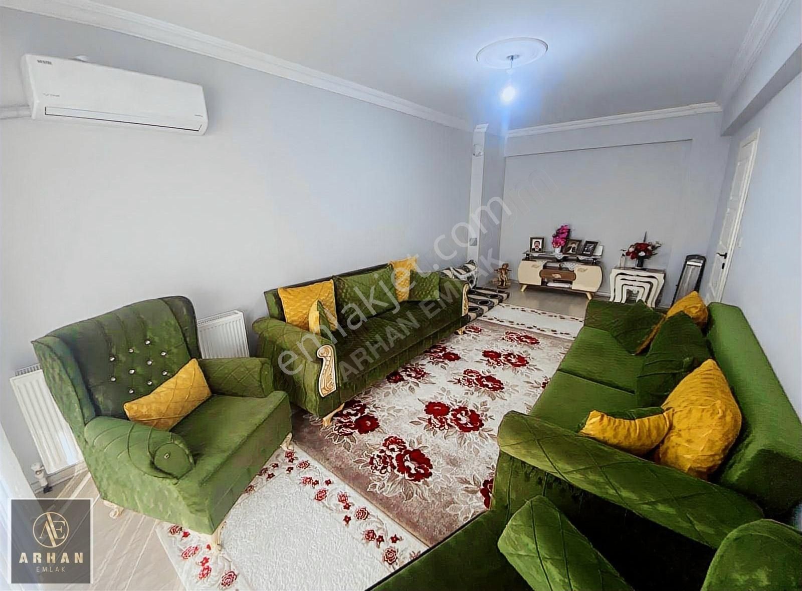 Arhan Emlak'tan Satılık Geniş 2+1 Kapalı Balkon Ebeveyn Banyolu