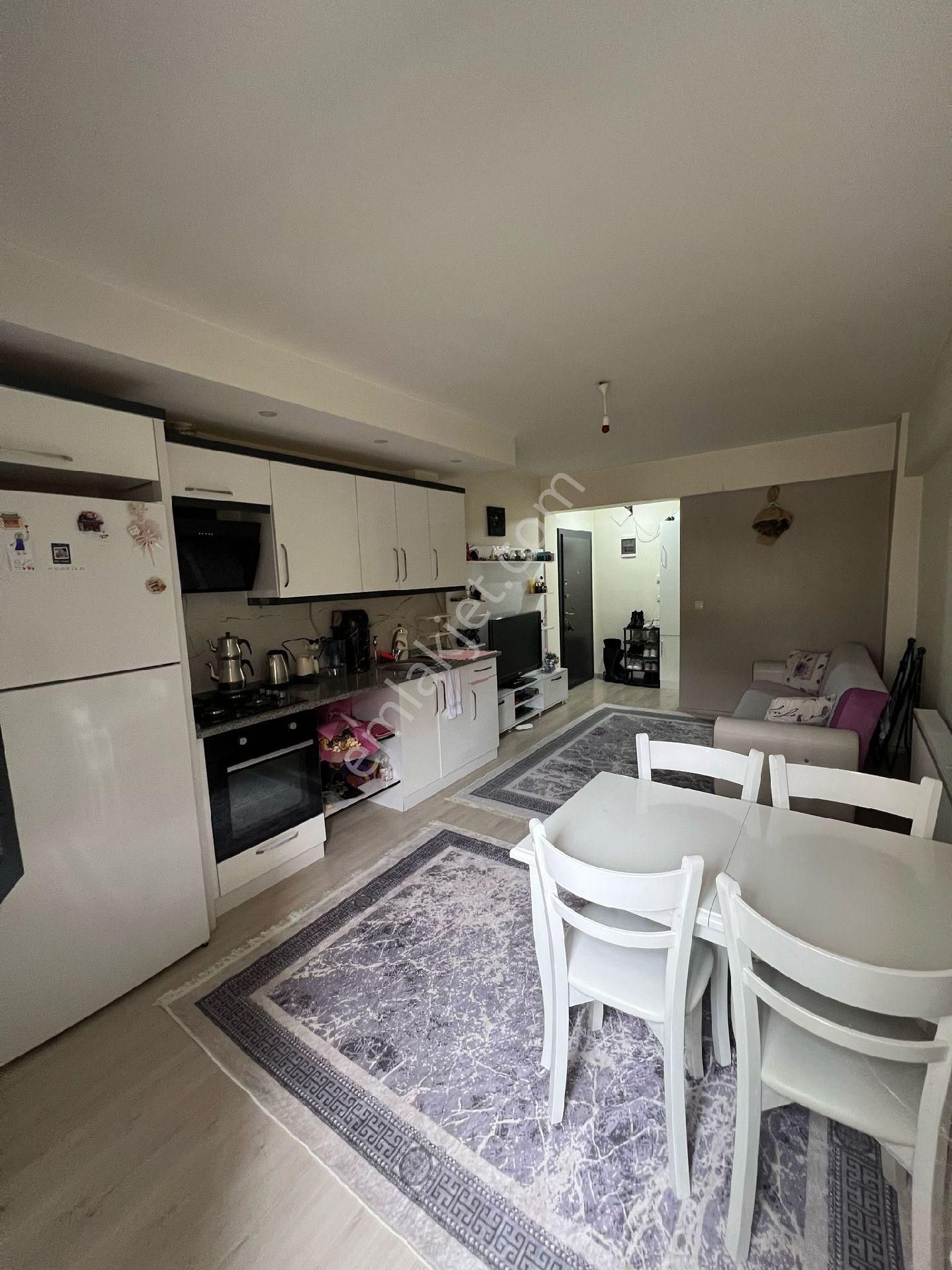 Fulll Eşyalı Carsı Merkezde 1+1 Satılık Daire