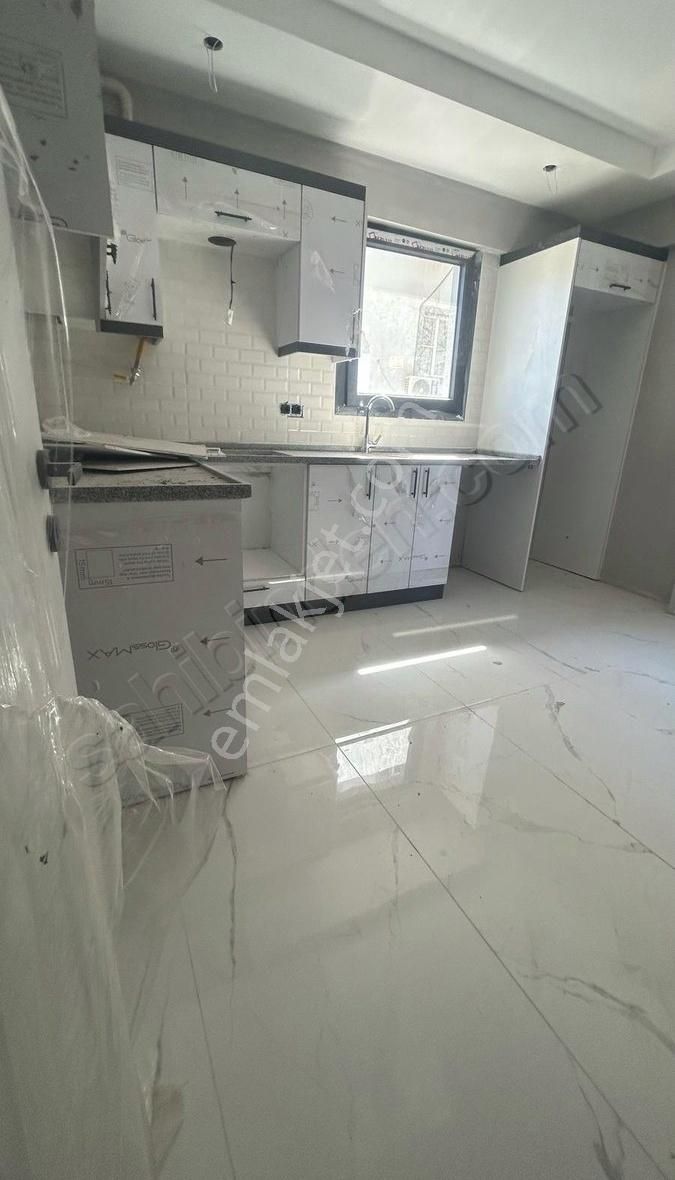 Buğra Emlak&gayrimenkuldan 2+1 Kapalı Mutfak