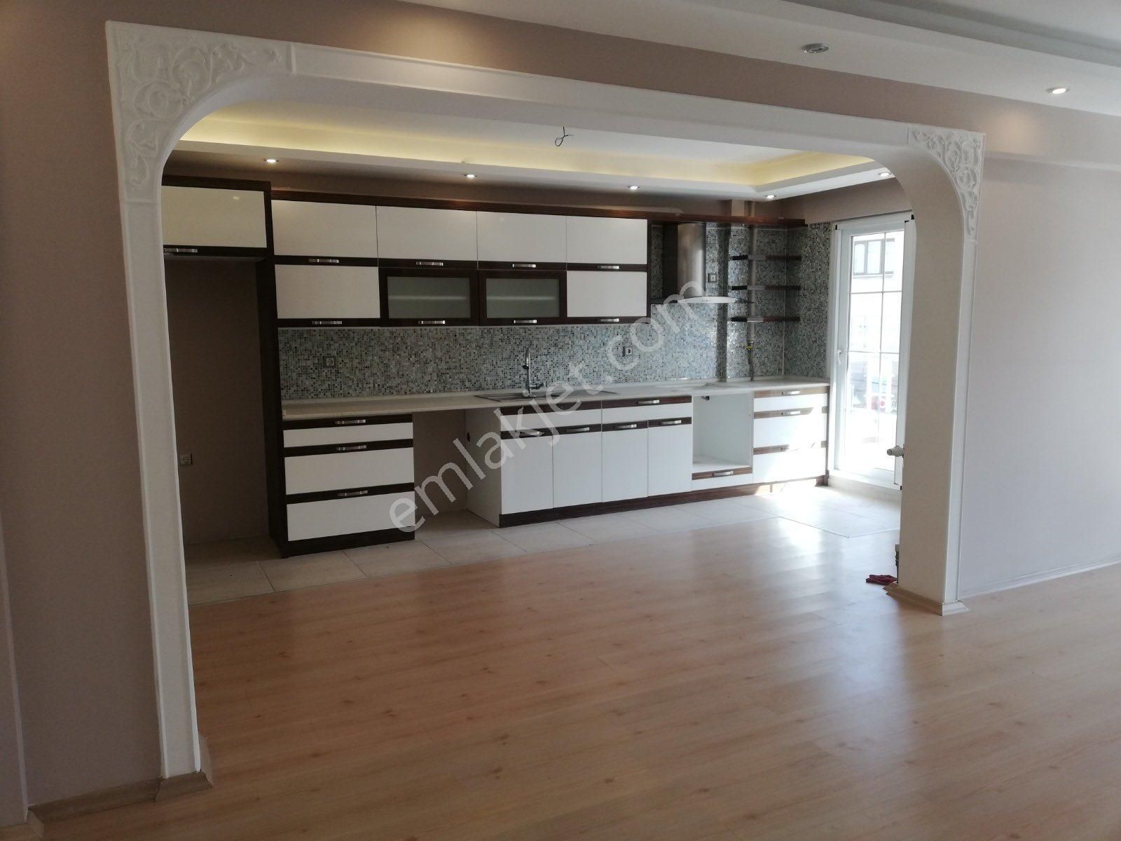 Akhisar Ragıpbey Mh. Prestij Caddesinde Satılık 4+1 Lüx Daire