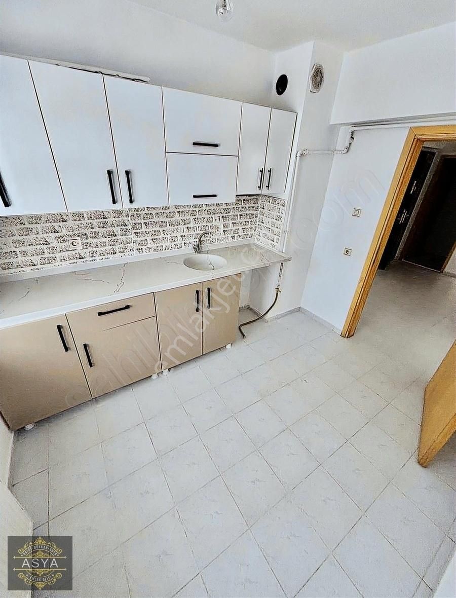 19 Mayısta Kat Konumunda Ön Cephe 3+1 Balkonlu Y.giriş Fırsatı