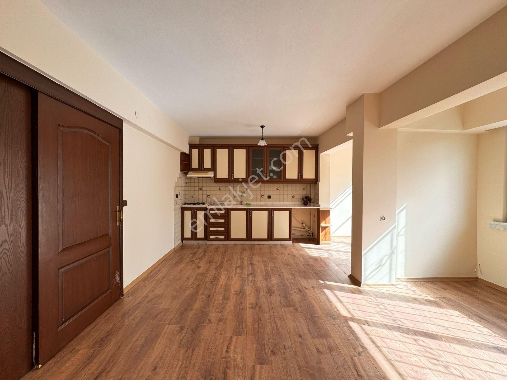 Marmaris Sarıana'da Bahçe Kullanımlı Satılık 2+1 Bakımlı Daire