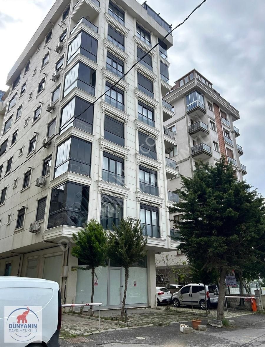 Maltepe Cevizli'de Metro Girişinde Yatırımlık Satılık 1+1 Daire