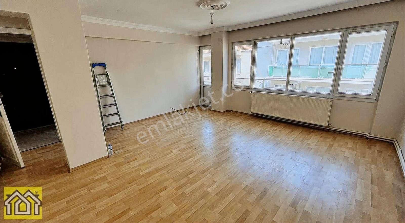 Onur Mah.agora Avm Karşısı 3+1 Aydınlık Ferah