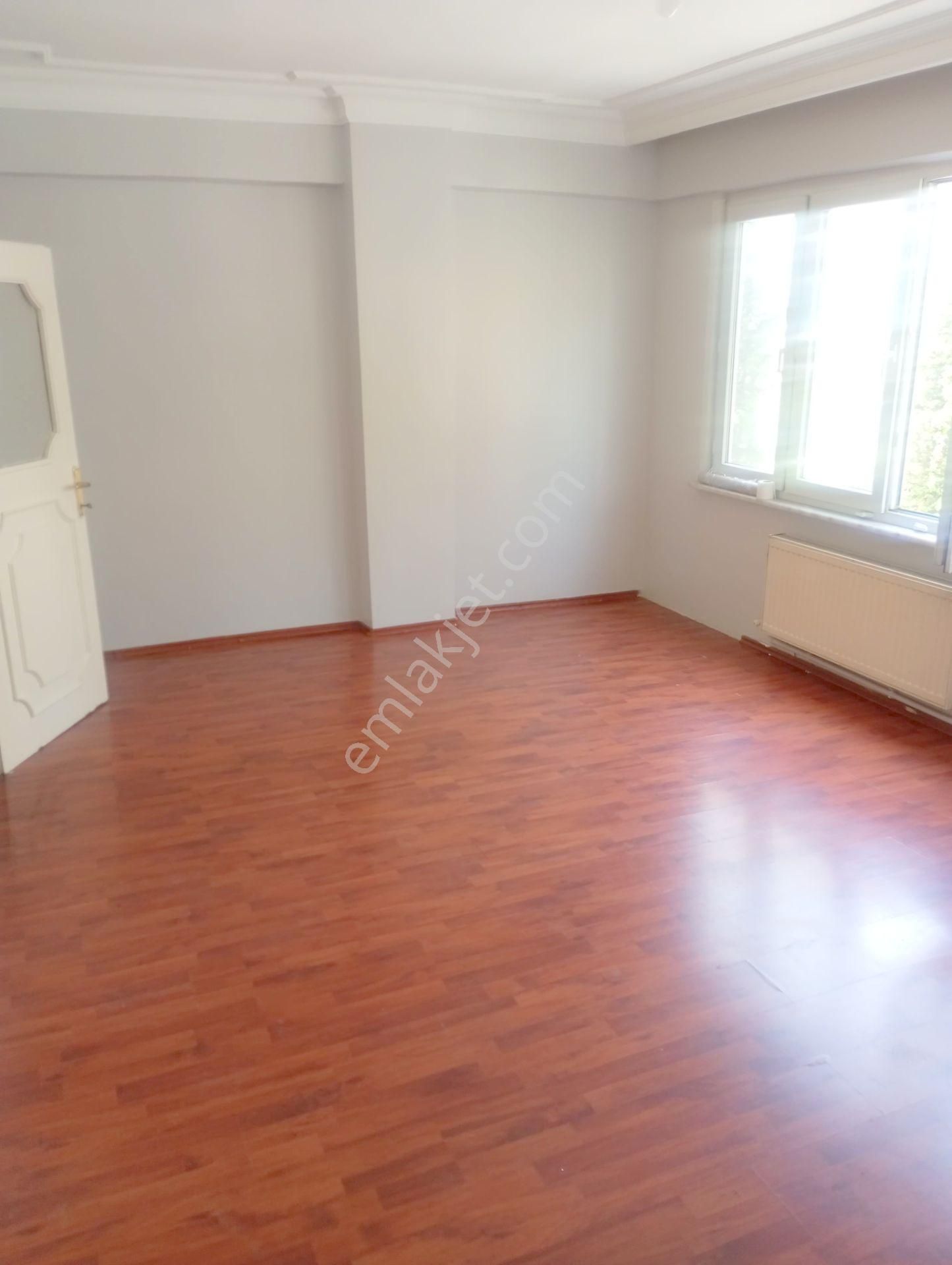 Adliye Ve Belediyeye Yakın 1.kat Kombili Kiralık Daire