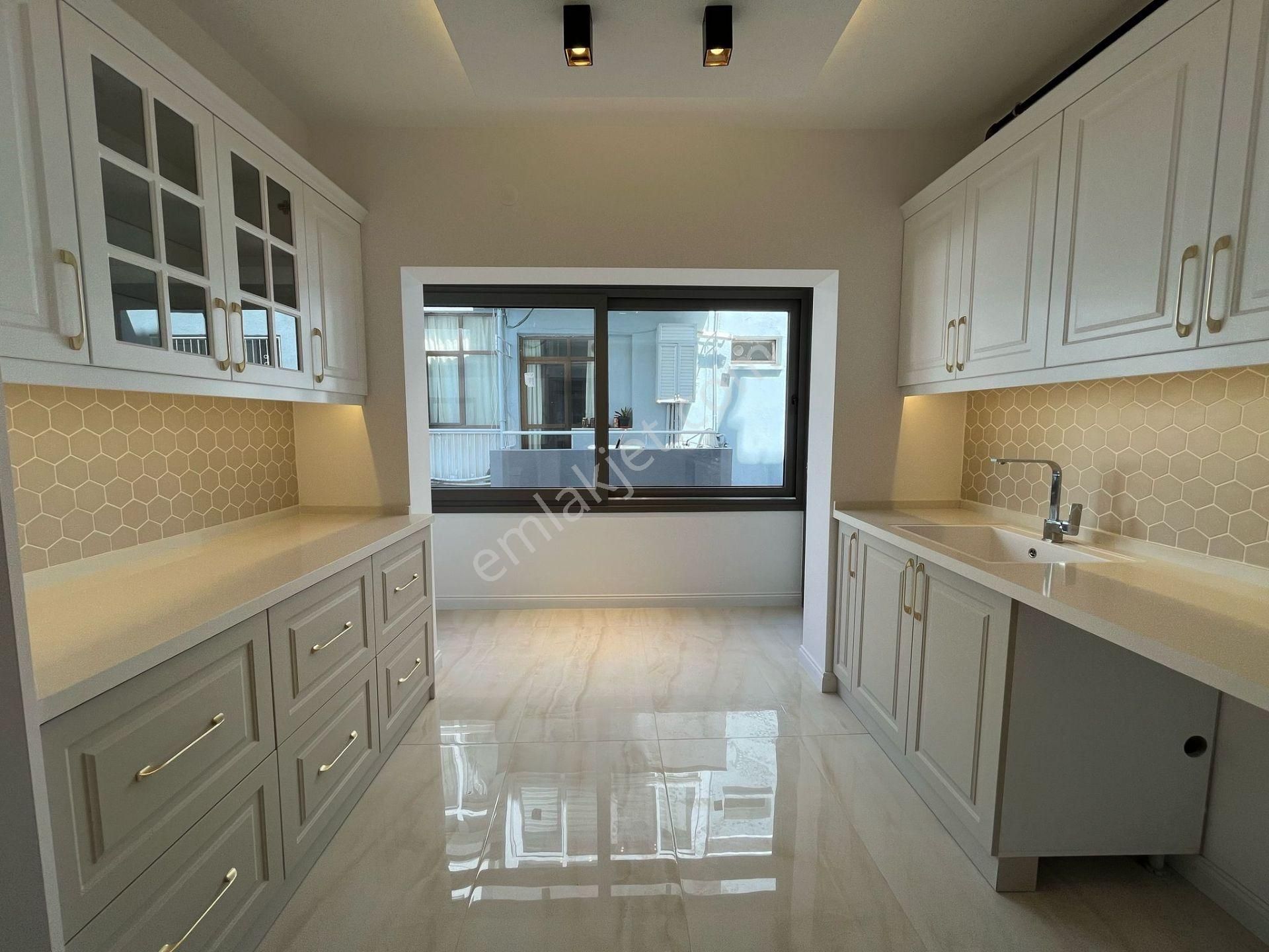 Asil'den Hakimevlerinde 3+1 Arakat Köşe Lüks Yapılı Otoparklı Daire