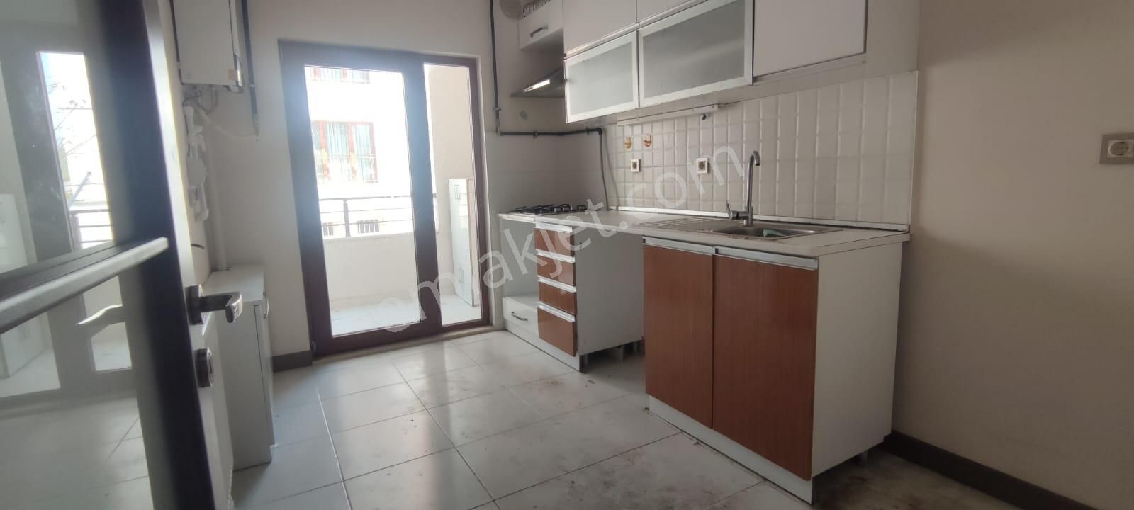 Emsal Gayrimenkul'den Tokide Kiralık 2+1 Daire