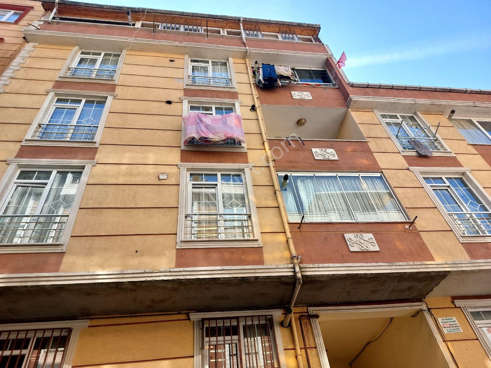 Gaziosmanpaşa Küçükköy Geleri Cadesi De Satılık Dubleks 3+1 150 M2