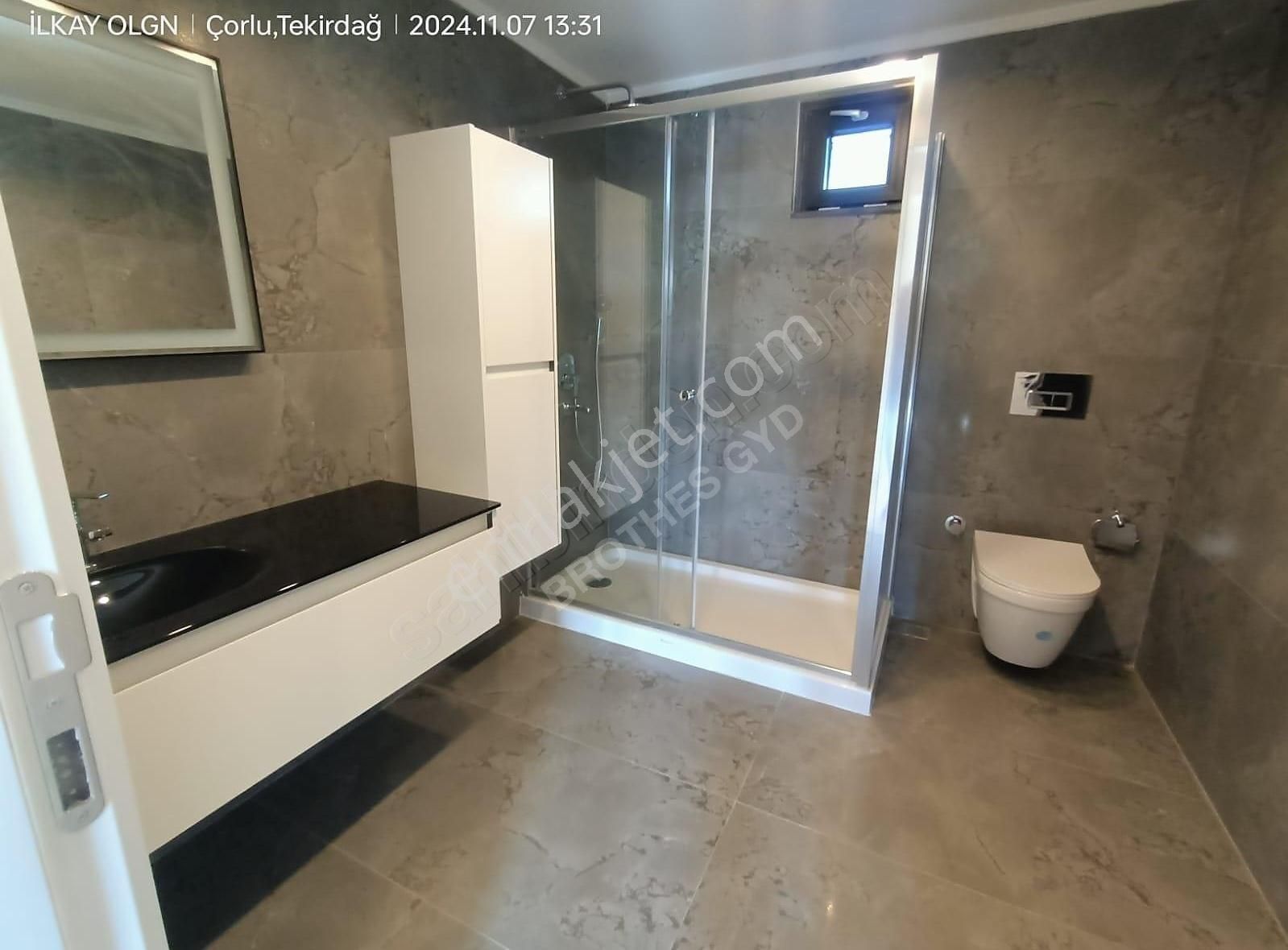 Brothersdan Önerlerde 300m2 4+1 İskanlı Sıfır Satılık Villa - Görsel 19