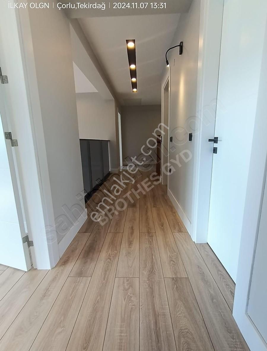 Brothersdan Önerlerde 300m2 4+1 İskanlı Sıfır Satılık Villa - Görsel 22
