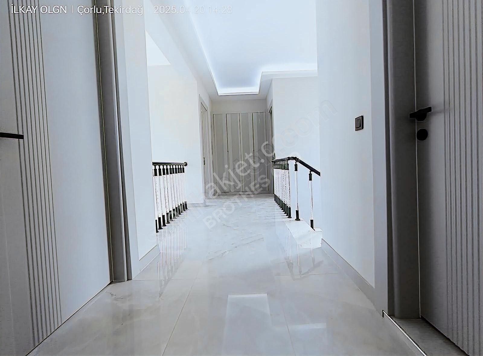 Brothersdan Önerlerde 330m2 4+1 Sıfır İskanlı Satılık Villa - Görsel 21