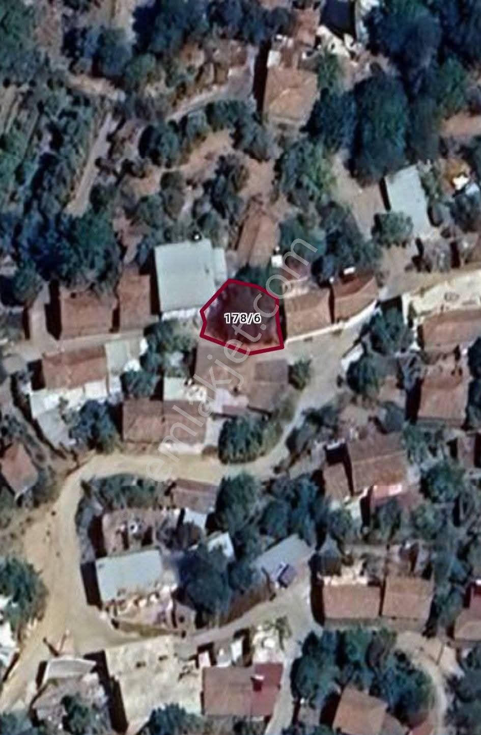 Ali Akdoğan Emlak Ofisinden Köy Evi Satılıktır
