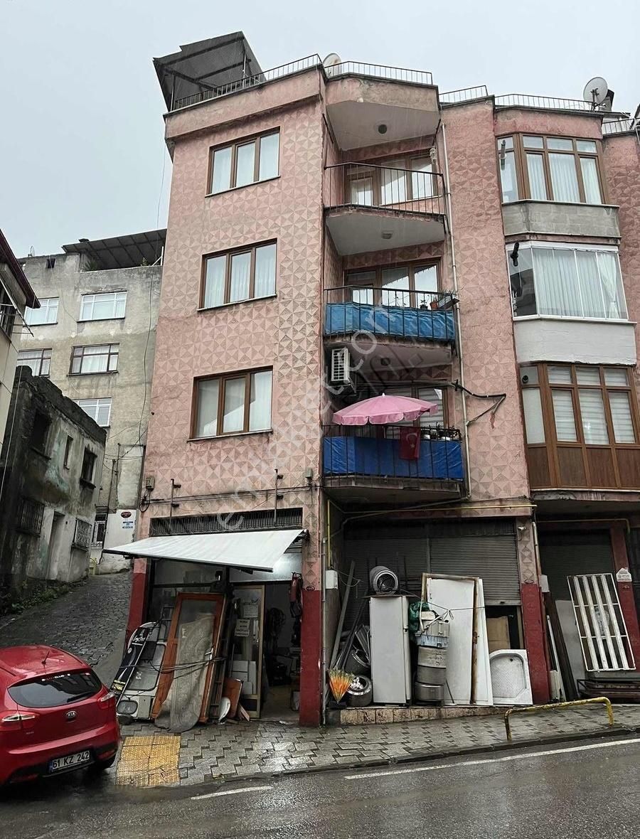 Poyraz Gayrimenkul Boztepe İran Caddesi Üzeri Satılık Dükkan