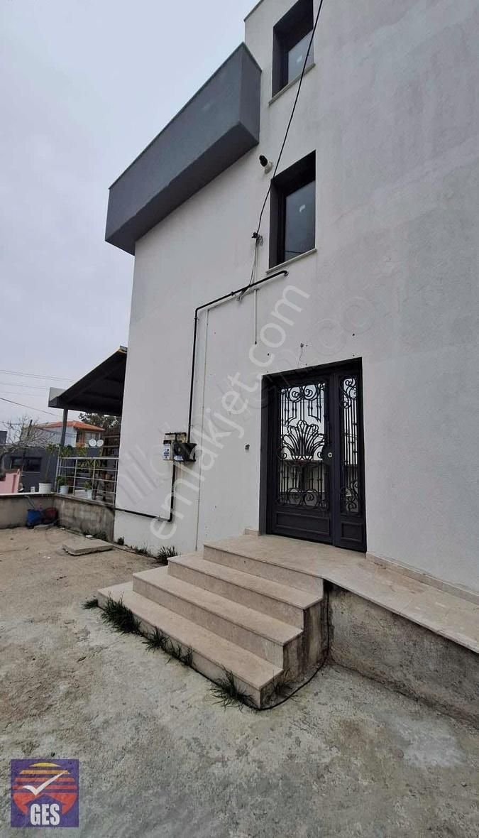 Güzelbahçe Merkezde Muhteşem Lokasyonda Kiralık Ofis/konut