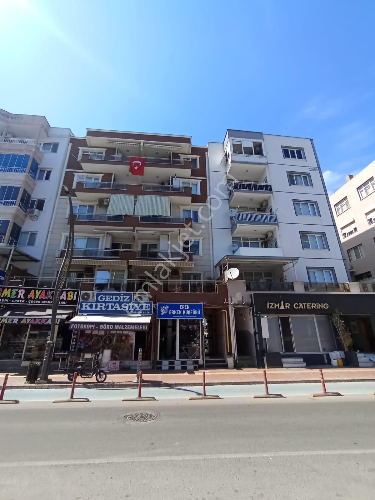 Onyıl Gayrimenkul Aliağa Atatürk Mah.istiklal Cad.çarşı Merkez 3+1 Satılık Daire