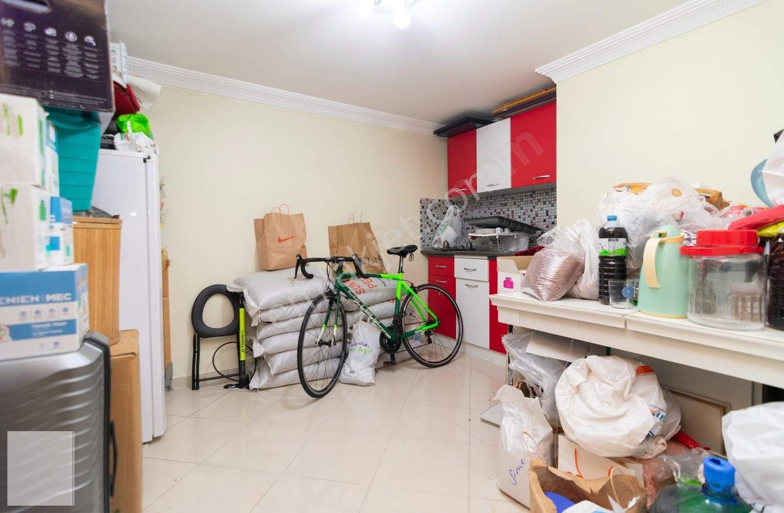 Satılık Malikent Sitesi'nde 6+2 Eşyalı Villa