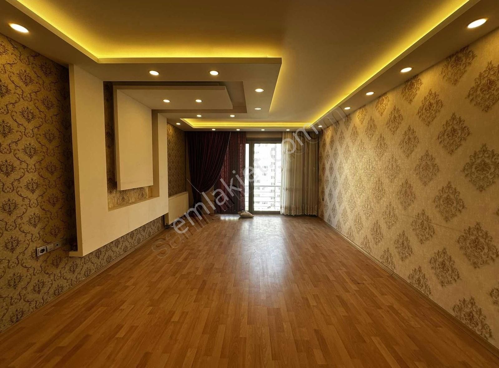 Remax Gelişim-2 Den Aktel Residencede Göl Manzaralı 4+1