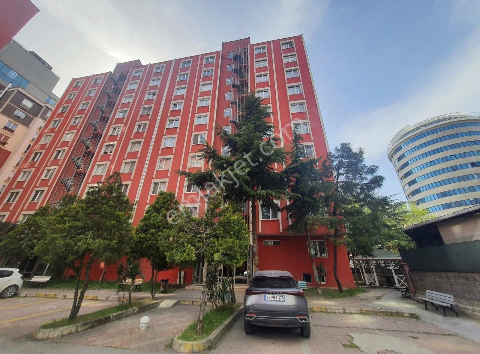 Thy Kırmızı Bloklarda 3+1 Geniş Satılık Daire