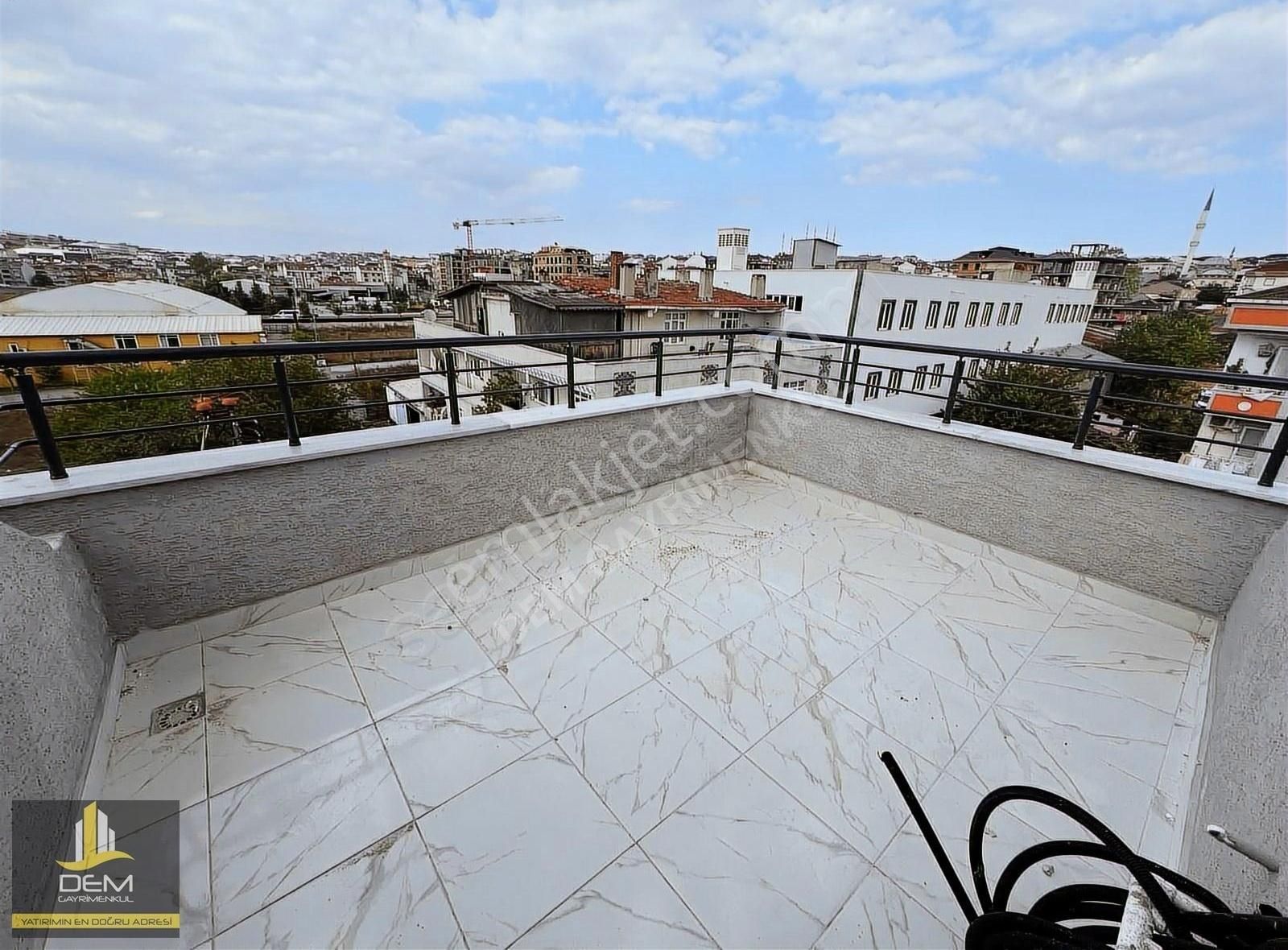 Karlıbayırda Cadde Ve Çevreyoluna Yakın Sıfır Lüks Dubleks