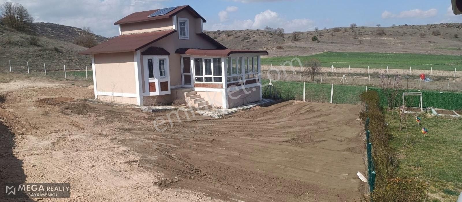 Mega Realty'den İçerisindee Evi Hazır Elit Bahçe Yeri