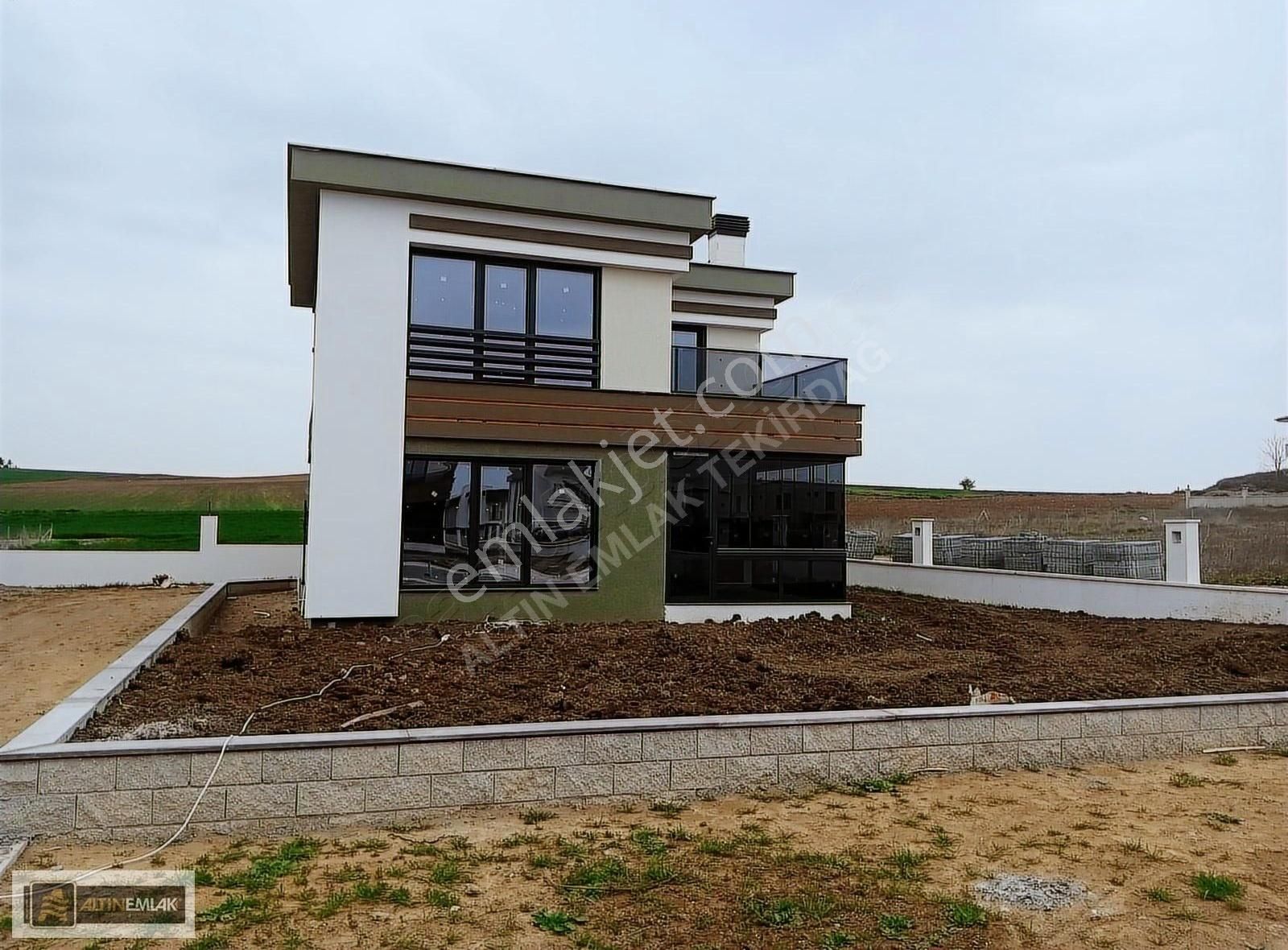 Tekirdağ Süleymanpaşa N.kemal Mah.4+1 Havuzlu Satılık Lüx Villa