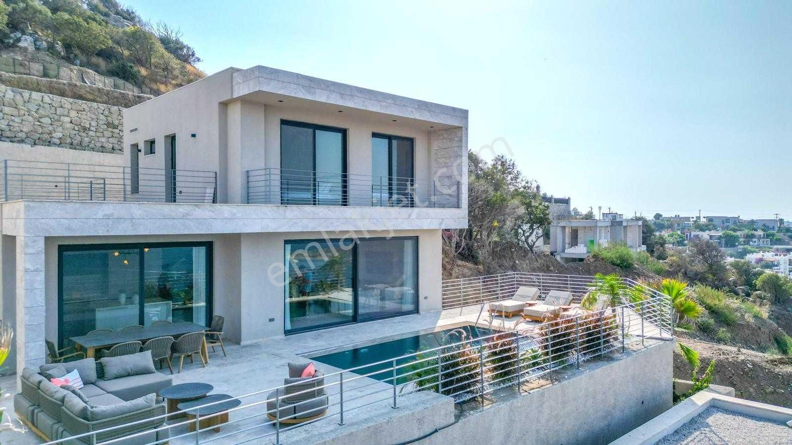 Gümüşlük'te Eşsiz Deniz Manzaralı, 5+1, Satılık Sıfır Lüks Villa