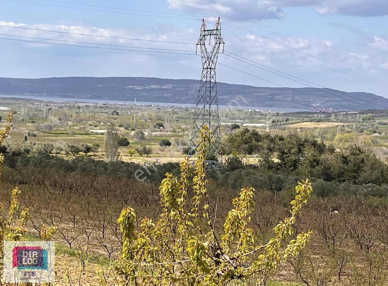 Çanakkale Lapseki Umurbeyde Boğaz Manzaralı Satılık Arazi