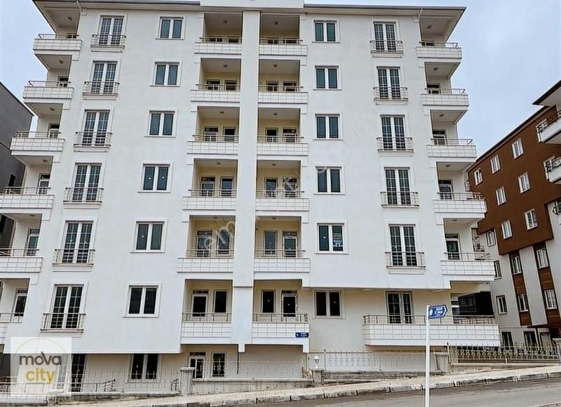 İsmail Kakaç İlköğretim Okulu Civarı 3+1 Satılık Daire