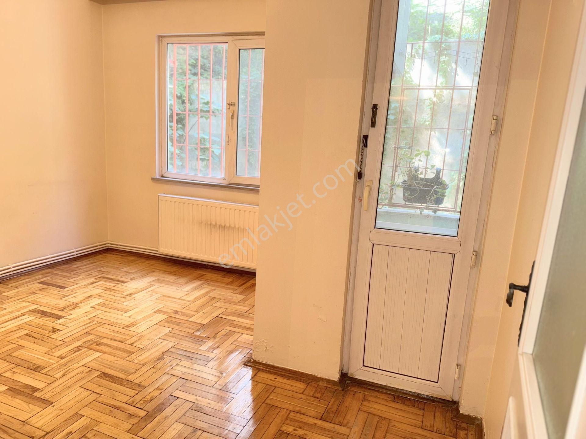 Teşvikiye Kalıpçı Sokak'ta 60m2 , Kombili, Ekonomik Daire