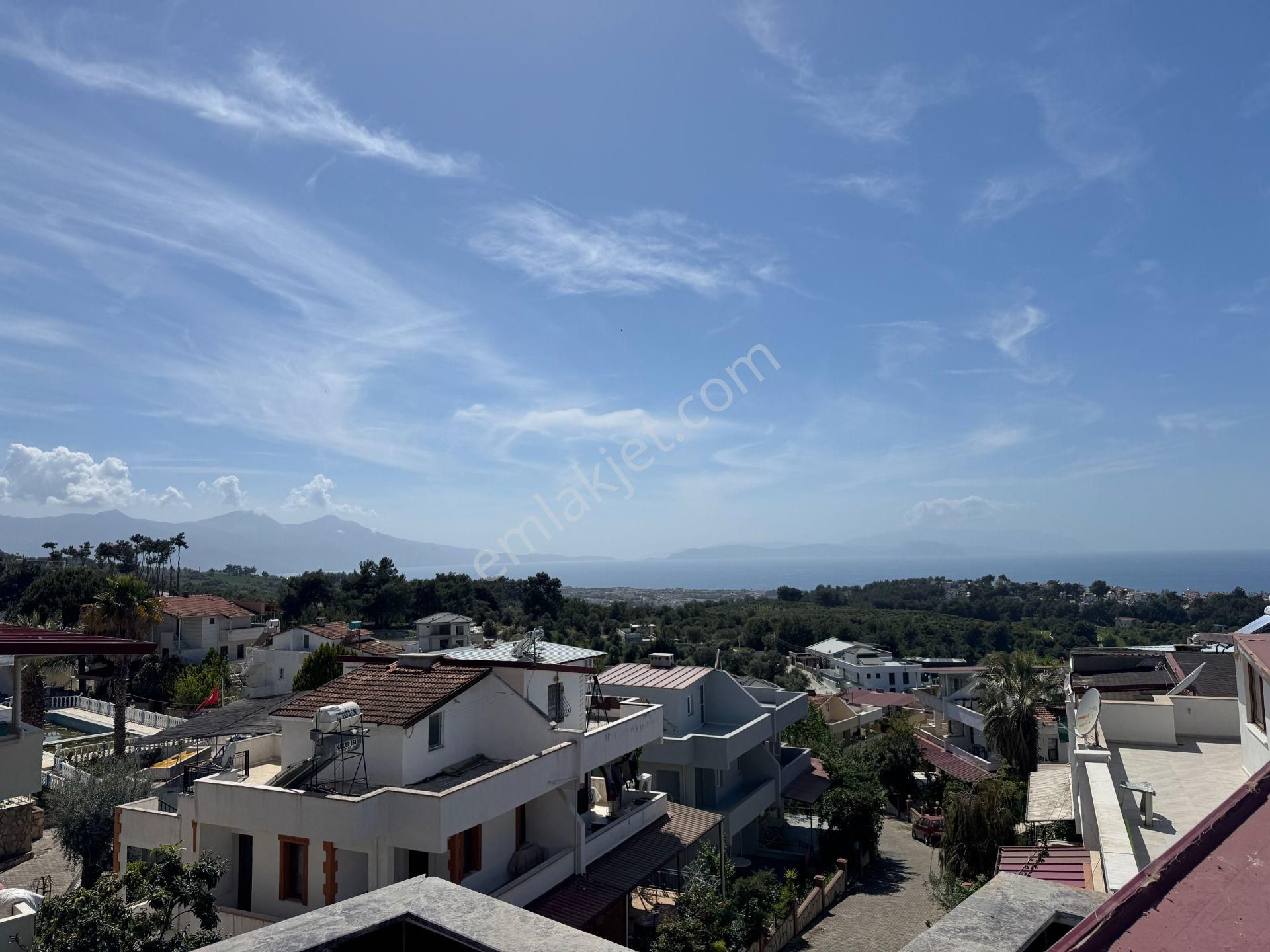 Soğucakta Muhteşem Deniz Manzaralı Havuzlu Sitede Satılık Villa