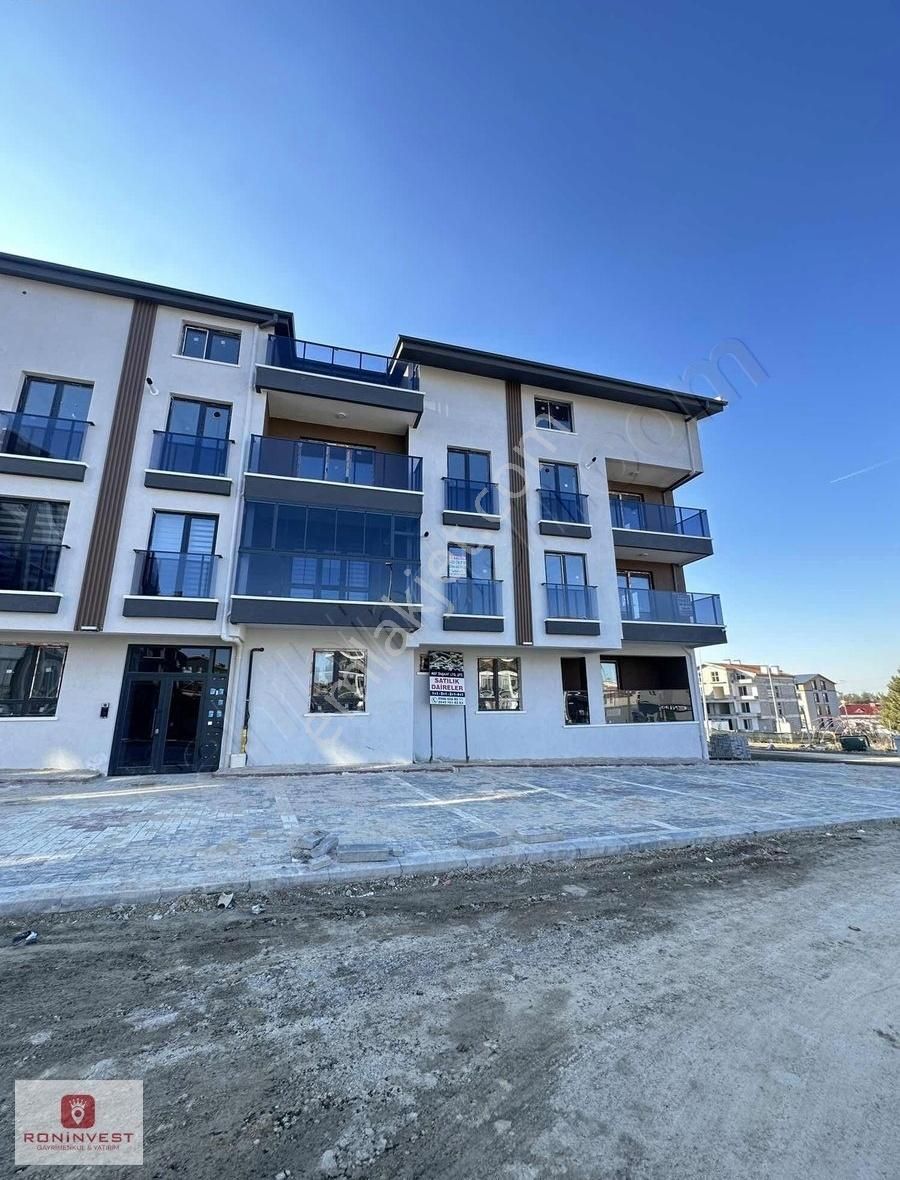 İncek'de Bulvara Yakın Ara Katta Lüks Kiralık 2+1 Sıfır Daire