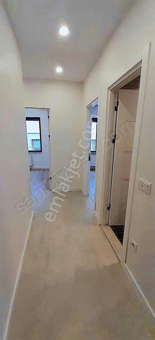 Çırağan'da Yeni Bina Asansörlü3+1kombli Balkonlu Çok Ferah Daire - Görsel 14