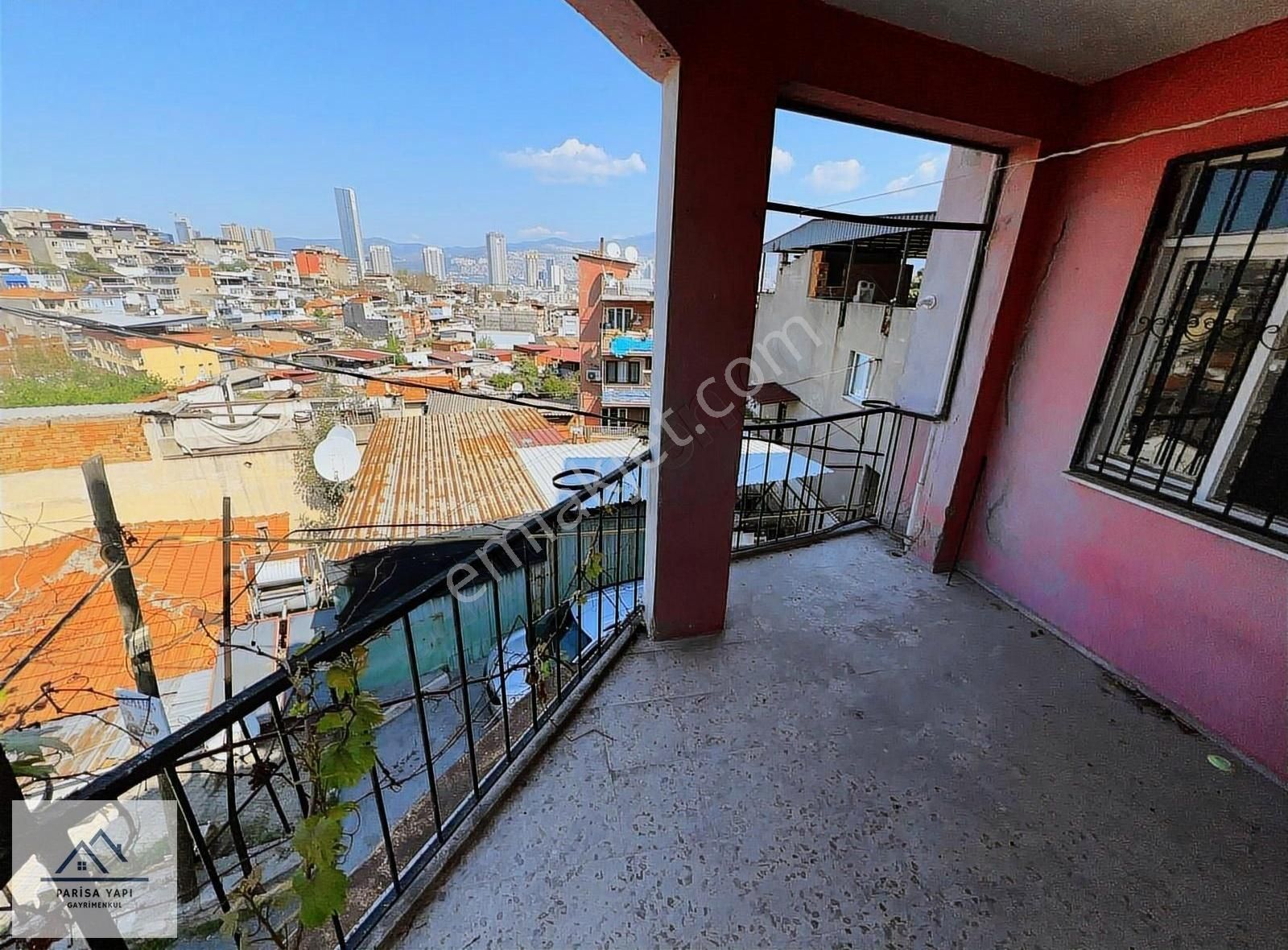 Parisadan Körfez Manzaralı Teraslı Kiralık 2+1 Daire