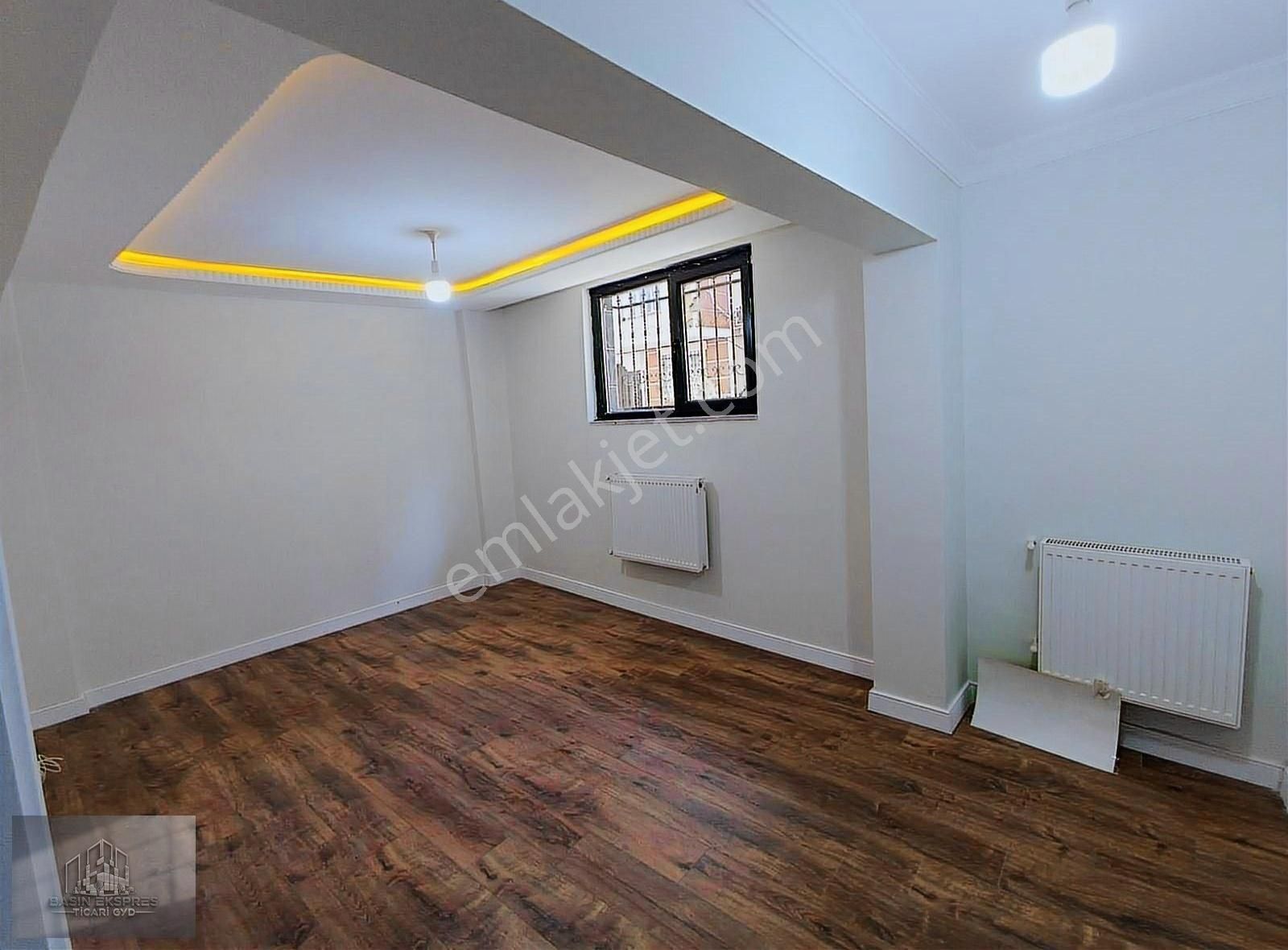 Sulyapıdan Barbarosta 0 2+1 Yüksek Pencereli Bahçe Katı Daire