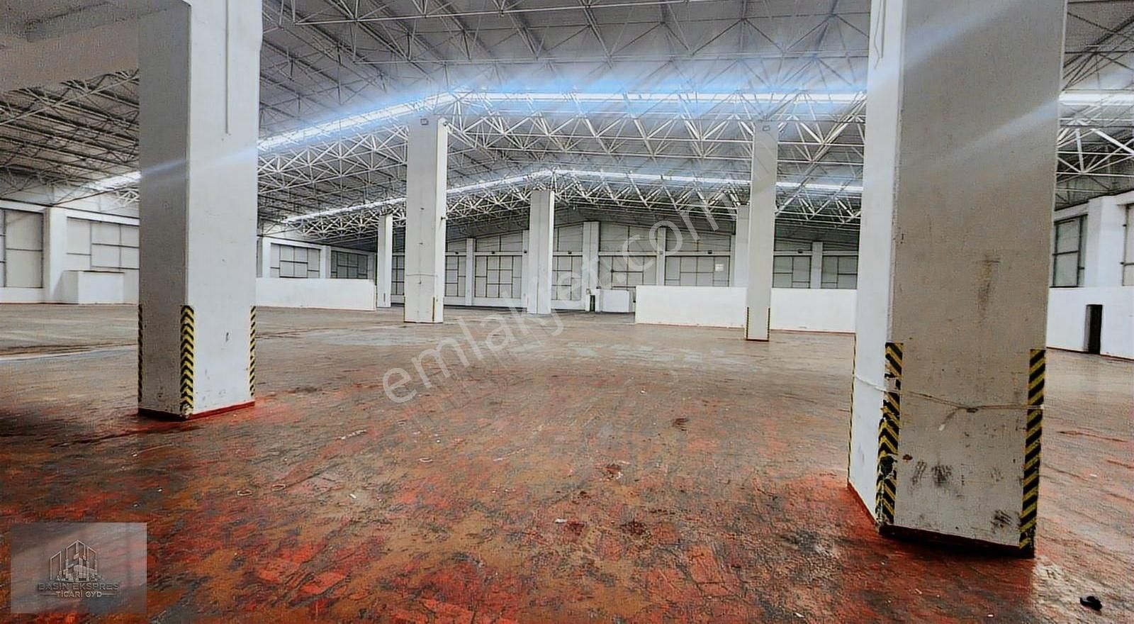 Sulyapıdan 5000 M2 Depo 9 Adet Tır Rampası Mevcut