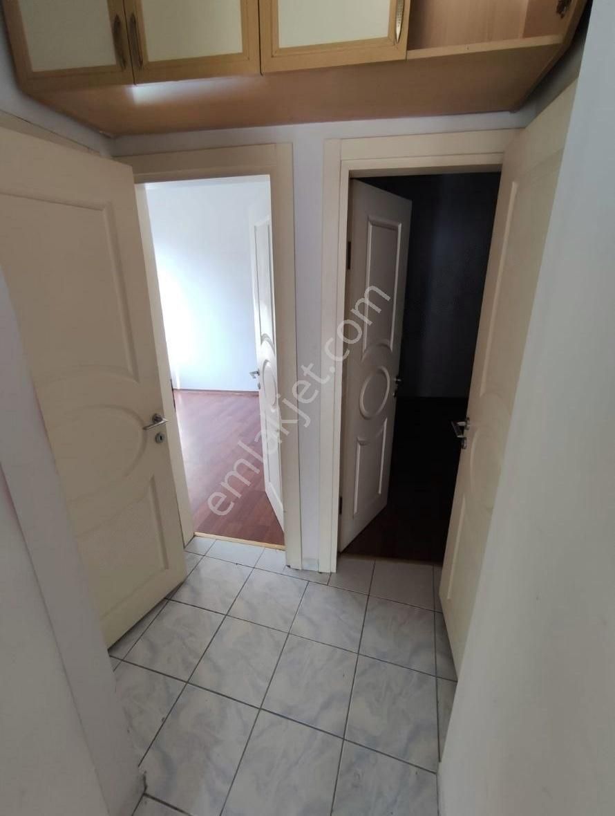 Merkezi Konumda Köşe Binada
