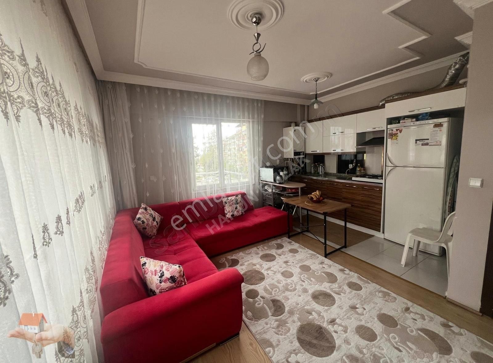 Harun Emlaktan Zafer Mahallesinde 1+1 Ara Kat Eşyalı Daire