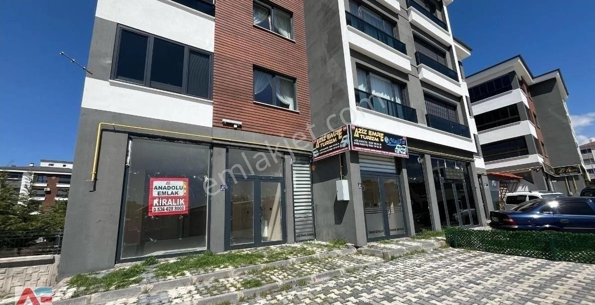 Anadolu Emlaktan Pazar Mevkinde Süper Konumda Kiralık Dükkan