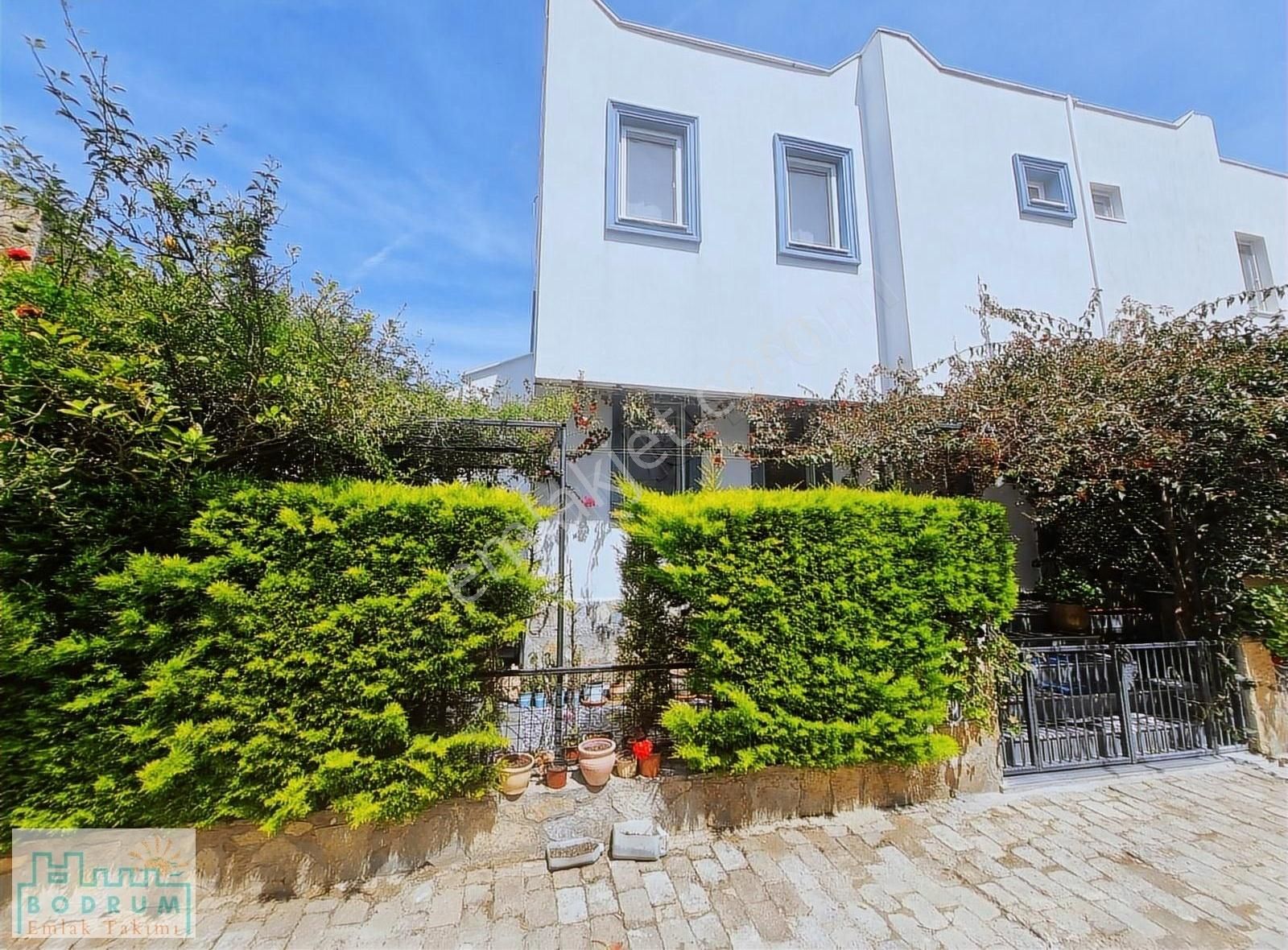 Özel Plajı Sitede 4+1 Satılık Tripleks Villa - Görsel 27