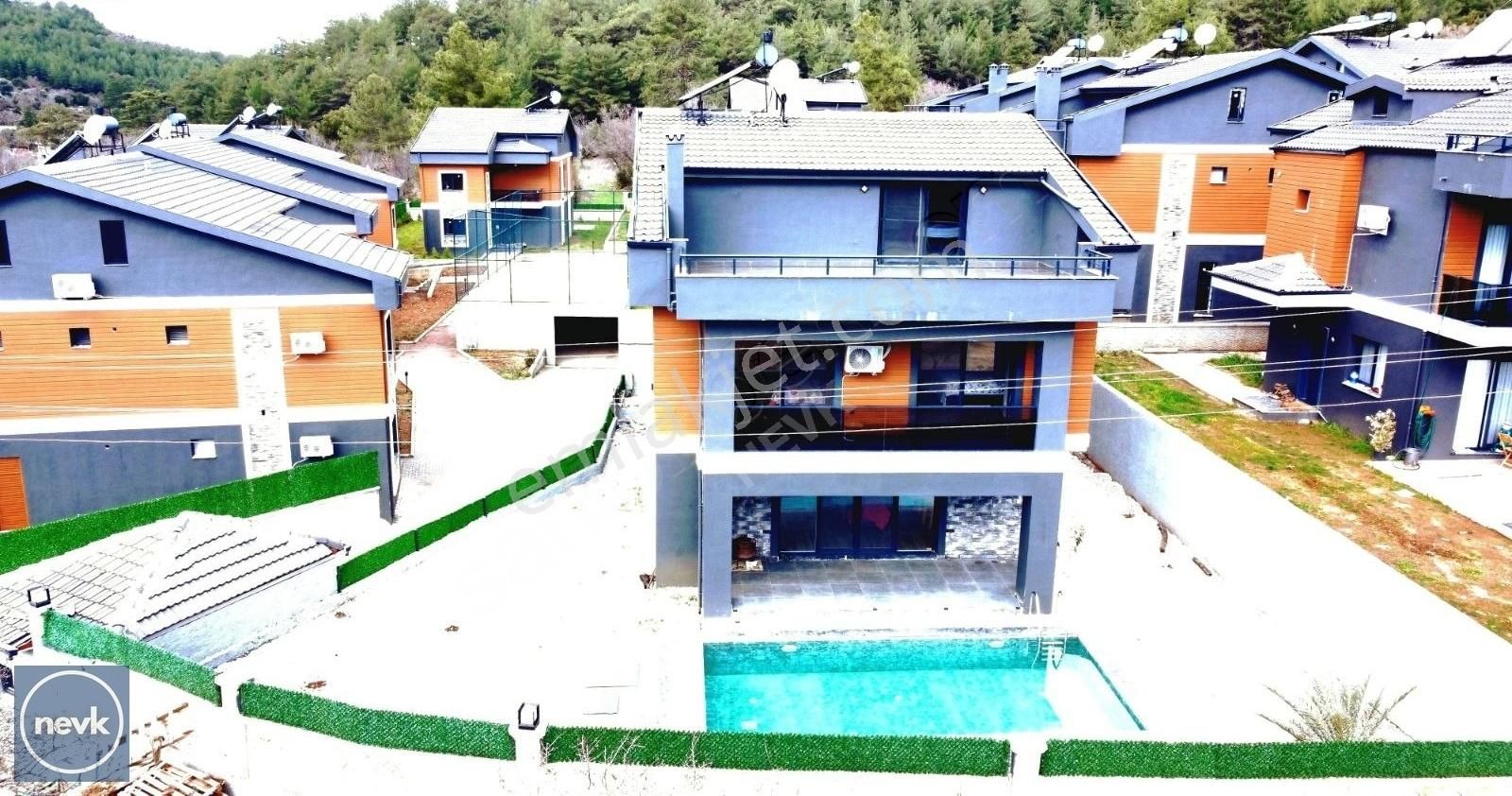 En Güzel Yerde En İyi Villa,yeşilüzümlü De 5+1 Havuzlu Lüks