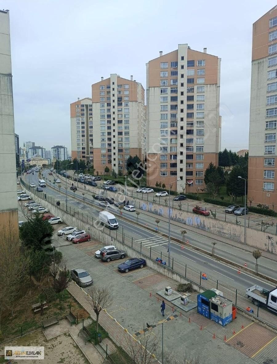 Kayaşehir 3 Bölge Üst Adada Ara Kat 3+1 Satılık Daire..6.450.000