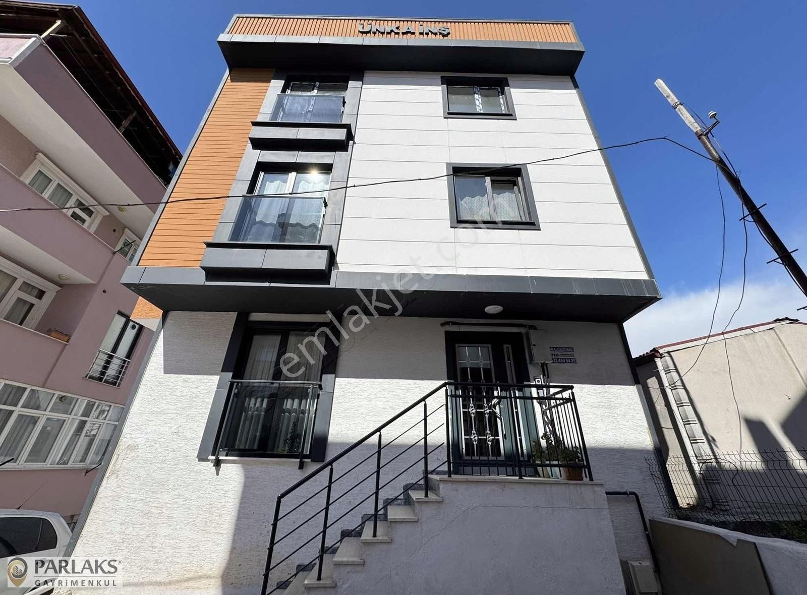 İstasyon Caddesinde Yerden Isıtmalı Lüx 4+1 180m² Çatı Dubleksi